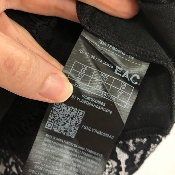 Guess Black Lace Trimmed Camisole Adjustable Strap - Picture 3 of 7